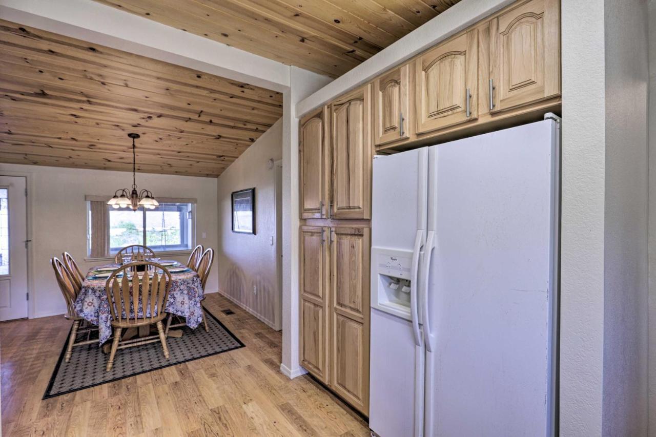 Rustic Bullhead City Retreat With Porch And Views 외부 사진