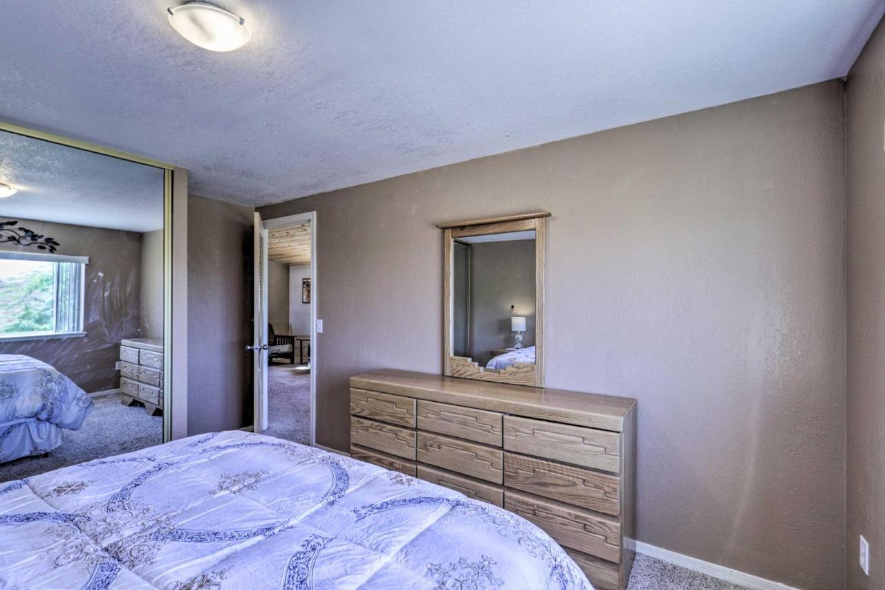 Rustic Bullhead City Retreat With Porch And Views 외부 사진