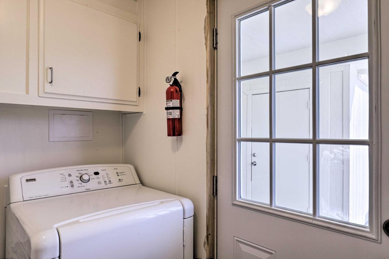Rustic Bullhead City Retreat With Porch And Views 외부 사진